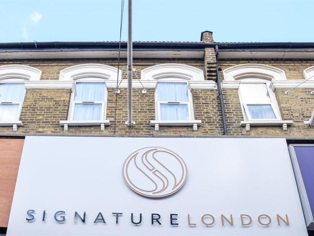 Signature London Ilford Esterno foto